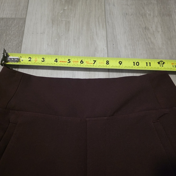 Athleta Burgundy Cropped Pants, Pockets - Picture 8 of 12
